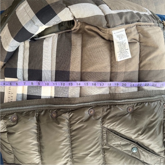 Burberry Down Filled Erwood Puffer Jacket (Unisex) - Picture 11 of 13